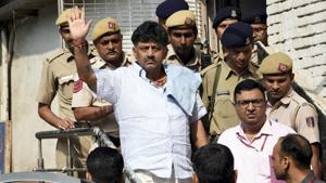 Senior advocates Abhishek Manu Singhvi and Mukul Rohatgi, appearing for Shivakumar, opposed the ASG’s submission and said that he was innocent and that the ED was desperate to keep him in jail.(AP) Senior advocates Abhishek Manu Singhvi and Mukul Rohatgi, appearing for Shivakumar, opposed the ASG’s submission and said that he was innocent and that the ED was desperate to keep him in jail.(AP)
