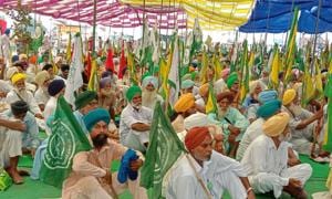 Farmers protesting at Mehmadpur village near Patiala on Saturday where they decided to march towards the CM’s Patiala-based residence.(HT PHOTO) Farmers protesting at Mehmadpur village near Patiala on Saturday where they decided to march towards the CM’s Patiala-based residence.(HT PHOTO)