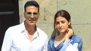 Akshay Kumar and Kriti Sanon will feature in a music video.(Varinder Chawla) Akshay Kumar and Kriti Sanon will feature in a music video.(Varinder Chawla)