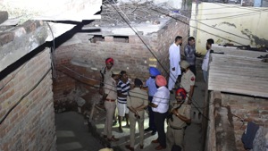 The deceased were cleaning the scrapped goods when the blast took place, say reports.(HT image/ Sameer Sehgal) The deceased were cleaning the scrapped goods when the blast took place, say reports.(HT image/ Sameer Sehgal)