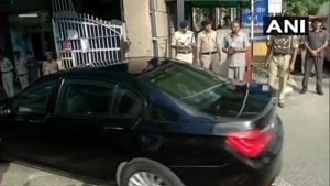 Congress president Sonia Gandhi and former PM Manmohan Singh visited Tihar Jail on September 23 to meet former finance minister P Chidambaram.(ANI / Twitter) Congress president Sonia Gandhi and former PM Manmohan Singh visited Tihar Jail on September 23 to meet former finance minister P Chidambaram.(ANI / Twitter)