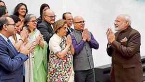 Prime Minister Narendra Modi with a delegation of Kashmiri Pandits in Houston on Sunday.(Photo: ANI) Prime Minister Narendra Modi with a delegation of Kashmiri Pandits in Houston on Sunday.(Photo: ANI)
