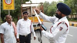 The penalty for driving without a driving licence as per the new rules was increased to Rs 5000 from Rs 500.(HT PHOTO.) The penalty for driving without a driving licence as per the new rules was increased to Rs 5000 from Rs 500.(HT PHOTO.)