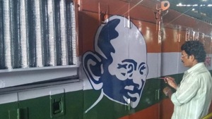 The Central Railways zone is paying tribute to Mahatma Gandhi by painting his picture on the diesel locomotives.(Indian Railways / Twitter) The Central Railways zone is paying tribute to Mahatma Gandhi by painting his picture on the diesel locomotives.(Indian Railways / Twitter)