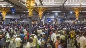 Central Railways commuters faced inconvenience due to a snag which developed in the locomotive of Konkan Kanya Express.(PTI File/For representation purposes only) Central Railways commuters faced inconvenience due to a snag which developed in the locomotive of Konkan Kanya Express.(PTI File/For representation purposes only)