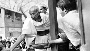 Even before Gandhi arrived in Assam, his call for Non Cooperation had created havoc for the European tea planters.(Photo: National Gandhi Museum) Even before Gandhi arrived in Assam, his call for Non Cooperation had created havoc for the European tea planters.(Photo: National Gandhi Museum)