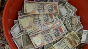 The Maharashtra Police on Friday arrested three persons for allegedly possessing demonetised currency worth Rs one crore in Aurangabad’s Osmanpura area.(Photo: Kunal Patil/ HT Photo) The Maharashtra Police on Friday arrested three persons for allegedly possessing demonetised currency worth Rs one crore in Aurangabad’s Osmanpura area.(Photo: Kunal Patil/ HT Photo)