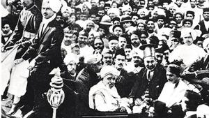 Gandhi started his travels from Bombay and journeyed across the length and breadth of the country, from Kolkata to Ahmedabad, Delhi to Chennai. Gandhi started his travels from Bombay and journeyed across the length and breadth of the country, from Kolkata to Ahmedabad, Delhi to Chennai.