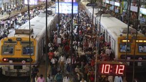 Indian commuters crowd the Churchgate railway station in Mumbai, India Friday, July 5, 2019. Indian Prime Minister Narendra Modi's government has proposed to invest heavily in infrastructure, digital economy and job creation to lift a slugging economy that's burdened with a 45-year-high unemployment rate of 6.1 percent. (AP Photo/Rafiq Maqbool)(AP)