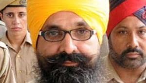Former chief minister and Shiromani Akali Dal (SAD) patriarch Parkash Singh Badal on Monday lauded the central government’s decision to commute Balwant Singh Rajoana’s death sentence to life imprisonment Former chief minister and Shiromani Akali Dal (SAD) patriarch Parkash Singh Badal on Monday lauded the central government’s decision to commute Balwant Singh Rajoana’s death sentence to life imprisonment