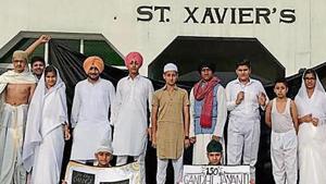 Students of the Dramatics Club presented a skit based on ‘cleanliness is next to godliness’.(HT Photo) Students of the Dramatics Club presented a skit based on ‘cleanliness is next to godliness’.(HT Photo)