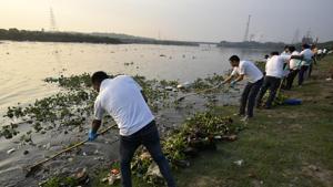 DRDO Hyderabad led a cleanliness drive as a part of ‘Swachh Bharat Abhiyan’ at a government school, Mallapur. (Representational image)(HT file) DRDO Hyderabad led a cleanliness drive as a part of ‘Swachh Bharat Abhiyan’ at a government school, Mallapur. (Representational image)(HT file)