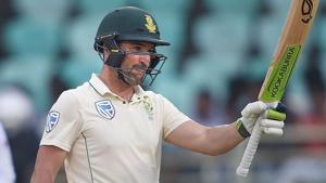 Visakhapatnam: South African player Dean Elgar raises his bat.(PTI) Visakhapatnam: South African player Dean Elgar raises his bat.(PTI)