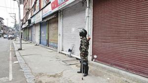 Political leaders and activists under detention in Kashmir will be released in a phased manner.(PTI Photo) Political leaders and activists under detention in Kashmir will be released in a phased manner.(PTI Photo)