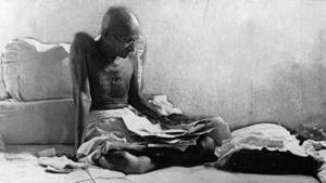 Kashmir needs its own Gandhi — a new leader who can mobilise people without losing moral legitimacy in the eyes of other Indians. Only a Gandhi-like figure can bridge the gap, reconcile contradictions, process complexity, and carry warring sides into a truce(National Gandhi Museum) Kashmir needs its own Gandhi — a new leader who can mobilise people without losing moral legitimacy in the eyes of other Indians. Only a Gandhi-like figure can bridge the gap, reconcile contradictions, process complexity, and carry warring sides into a truce(National Gandhi Museum)
