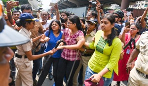 Activists were evacuated from Aarey check post and taken to local police station at Goregaon in Mumbai.(Pramod Thakur/HT PHOTO) Activists were evacuated from Aarey check post and taken to local police station at Goregaon in Mumbai.(Pramod Thakur/HT PHOTO)