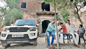 In Ranhera village, Balbhadr Singh, 85, has got <span class='webrupee'>₹</span>24 crore as compensation. He is rebuilding his house and has purchased a new SUV.(Biplov Bhuyan/HT PHOTO) In Ranhera village, Balbhadr Singh, 85, has got <span class='webrupee'>₹</span>24 crore as compensation. He is rebuilding his house and has purchased a new SUV.(Biplov Bhuyan/HT PHOTO)