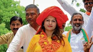 BJP candidate Sonali Phogat during election campaign in Adampur assembly constituency.(HT Photo) BJP candidate Sonali Phogat during election campaign in Adampur assembly constituency.(HT Photo)