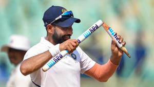 Mohammed Shami holds a stump broken by him after win over South Africa in the Test match.(PTI) Mohammed Shami holds a stump broken by him after win over South Africa in the Test match.(PTI)