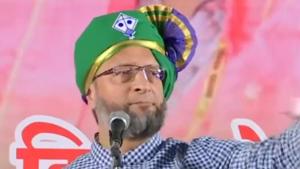 <p>Ahead of the Assembly elections in Maharashtra, AIMIM Chief Asaduddin Owaisi has launched a scathing attack on the Congress party. Addressing a rally in Pune, Owaisi said that not even the best calcium injection could help revive the Congress. He also directly targeted Rahul Gandhi and said that the captain of the ship abandoned everyone and jumped out of a sinking ship post the Lok Sabha poll drubbing. Maharashtra goes to polls on October 21 and the results will be declared on October 24th. </p>