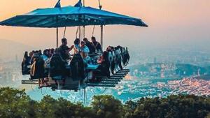 Fly Dining at Noida sector 38 A has become a perfect place for adventure lovers where they can enjoy their food in a unique way and place -160 feet up in the air.(Facebook/Fly Dining Noida) Fly Dining at Noida sector 38 A has become a perfect place for adventure lovers where they can enjoy their food in a unique way and place -160 feet up in the air.(Facebook/Fly Dining Noida)