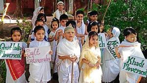 Special assembly to celebrate Gandhi Jayanti in Kandivli.(HT Photo) Special assembly to celebrate Gandhi Jayanti in Kandivli.(HT Photo)