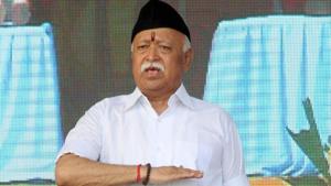 Mohan Bhagwat, the Rashtriya Swayamsevak Sangh chief on Tuesday delivered a quick comeback to Pakistan Prime Minister Imran Khan.(PTI Photo) Mohan Bhagwat, the Rashtriya Swayamsevak Sangh chief on Tuesday delivered a quick comeback to Pakistan Prime Minister Imran Khan.(PTI Photo)