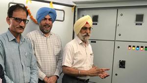 Gadvasu V-C AS Nanda (in yellow turban) during the inauguration of the power plant in Ludhiana on Wednesday.(HT PHOTO) Gadvasu V-C AS Nanda (in yellow turban) during the inauguration of the power plant in Ludhiana on Wednesday.(HT PHOTO)