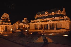 An illuminated view of Mamallapuram temples ahead of the second informal summit between Prime Minister Narendra Modi and Chinese President Xi Jinping in the seaside temple town.(PTI) An illuminated view of Mamallapuram temples ahead of the second informal summit between Prime Minister Narendra Modi and Chinese President Xi Jinping in the seaside temple town.(PTI)