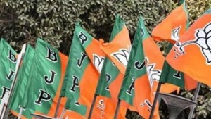 BJP’s Meenakshi Lekhi, T R Balu (Dravida Munnetra Kazhagam or DMK) and Achyutananda Samanta (Biju Janata Dal) are among other members of the 15-member Privileges Committee.(HT image) BJP’s Meenakshi Lekhi, T R Balu (Dravida Munnetra Kazhagam or DMK) and Achyutananda Samanta (Biju Janata Dal) are among other members of the 15-member Privileges Committee.(HT image)