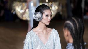 Models present creations by Halpern during a catwalk show for the Spring/Summer 2020 collection on the second day of London Fashion Week, September 14, 2019(AFP) Models present creations by Halpern during a catwalk show for the Spring/Summer 2020 collection on the second day of London Fashion Week, September 14, 2019(AFP)