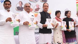 (From left) Former Haryana minister Aftab Ahmed, former CM Bhupinder Singh Hooda, AICC general secretary Ghulam Nabi Azad, Haryana Congress president Kumari Selja, MLA Kiran Chaudhary releasing the party manifesto for state assembly elections on Friday.(Sanjeev Sharma/ HT Photo) (From left) Former Haryana minister Aftab Ahmed, former CM Bhupinder Singh Hooda, AICC general secretary Ghulam Nabi Azad, Haryana Congress president Kumari Selja, MLA Kiran Chaudhary releasing the party manifesto for state assembly elections on Friday.(Sanjeev Sharma/ HT Photo)