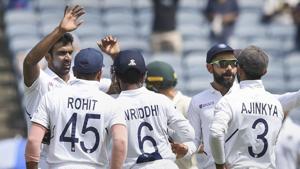 Pune: Indian cricket team players celebrate the dismissal of Quinton de Kock.(PTI) Pune: Indian cricket team players celebrate the dismissal of Quinton de Kock.(PTI)