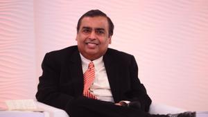Reliance Industries chairman Mukesh Ambani maintained his numero uno spot on Forbes list with $51.4 billion.(Pradeep Gaur/Mint) Reliance Industries chairman Mukesh Ambani maintained his numero uno spot on Forbes list with $51.4 billion.(Pradeep Gaur/Mint)