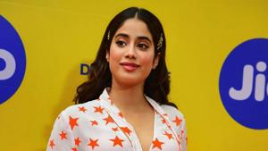 Janhvi Kapoor poses for photographs as she attends the Jio MAMI 21st Mumbai Film Festival.(PTI) Janhvi Kapoor poses for photographs as she attends the Jio MAMI 21st Mumbai Film Festival.(PTI)