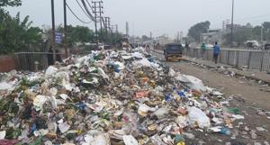 The MC commissioner said that the civic body is serious about resolving the issue but no alternative spaces are available for dumping of waste generated in the area.(HT PHOTO) The MC commissioner said that the civic body is serious about resolving the issue but no alternative spaces are available for dumping of waste generated in the area.(HT PHOTO)