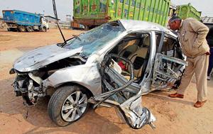 Good Samaritans who rush to the aid of road accident victims may no longer be just unsung heroes.(HT Photo) Good Samaritans who rush to the aid of road accident victims may no longer be just unsung heroes.(HT Photo)