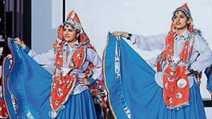 Students showcase traditional dances.(HT) Students showcase traditional dances.(HT)