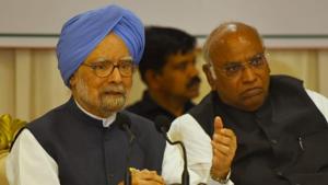 Dr Manmohan Singh is in Mumbai to campaign for the Congress in the Maharashtra assembly elections next week.(Pratik Chorge/HT Photo) Dr Manmohan Singh is in Mumbai to campaign for the Congress in the Maharashtra assembly elections next week.(Pratik Chorge/HT Photo)