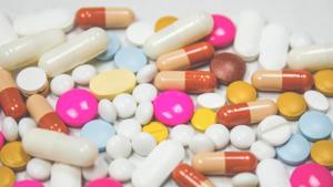 A frequently performed treatment for osteoarthritis and other joint related pain syndromes are intra-articular corticosteroid injections, yet there is conflicting evidence on their potential benefit.(Unsplash) A frequently performed treatment for osteoarthritis and other joint related pain syndromes are intra-articular corticosteroid injections, yet there is conflicting evidence on their potential benefit.(Unsplash)