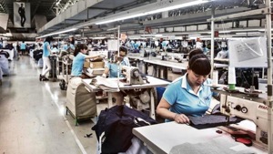 Policy makers are allowing the world’s second-largest economy to drift lower as they seek to clean up the financial system and curb excessive credit growth.(Bloomberg Photo) Policy makers are allowing the world’s second-largest economy to drift lower as they seek to clean up the financial system and curb excessive credit growth.(Bloomberg Photo)