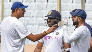 Ranchi: India Captain Virat Kohli with Rohit Sharma and Coach Ravi Shastri during a practice session.(PTI) Ranchi: India Captain Virat Kohli with Rohit Sharma and Coach Ravi Shastri during a practice session.(PTI)