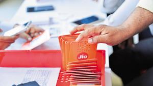 In its move to charge customers for the first time since its launch, Jio has put the enitre blame on incumbents and the TRAI.(Aniruddha Chowdhury/Mint) In its move to charge customers for the first time since its launch, Jio has put the enitre blame on incumbents and the TRAI.(Aniruddha Chowdhury/Mint)
