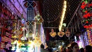 The official said that while there is a limited supply of such crackers in the market, the police is stepping up action to stop any sale of old, polluting varieties of fireworks.(Hindustan Times) The official said that while there is a limited supply of such crackers in the market, the police is stepping up action to stop any sale of old, polluting varieties of fireworks.(Hindustan Times)