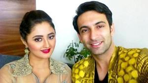 Bigg Boss 13: Rashami Desai and Arhaan Khan had been paid Rs 50 lakh to get married on the show. Arhaan, however, denies being offered any such deal. Bigg Boss 13: Rashami Desai and Arhaan Khan had been paid Rs 50 lakh to get married on the show. Arhaan, however, denies being offered any such deal.