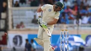 Dean Elgar gets hit on the head during Day 3 of the third Test at Ranchi between India and South Africa.(BCCI Photo) Dean Elgar gets hit on the head during Day 3 of the third Test at Ranchi between India and South Africa.(BCCI Photo)