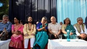 Delhi Deputy CM Manish Sisodia, principal Manju Rajput and other dignitaries at the function(HT) Delhi Deputy CM Manish Sisodia, principal Manju Rajput and other dignitaries at the function(HT)