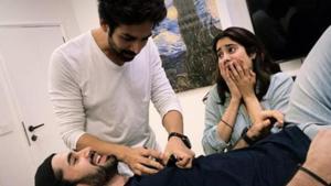 Dostana 2 stars Kartik Aaryan, Janhvi Kapoor and Lakshya prepare for Karan Johar’s new production.(Instagram) Dostana 2 stars Kartik Aaryan, Janhvi Kapoor and Lakshya prepare for Karan Johar’s new production.(Instagram)