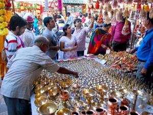Dhanteras 2019: It is considered an auspicious day to buy gold jewellery and new utensils.(HT File Photo) Dhanteras 2019: It is considered an auspicious day to buy gold jewellery and new utensils.(HT File Photo)
