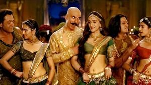 Housefull 4 stars Bobby Deol, Pooja Hegde, Akshay Kumar, Kriti Sanon, Riteish Deshmukh and Pooja Hegde. Housefull 4 stars Bobby Deol, Pooja Hegde, Akshay Kumar, Kriti Sanon, Riteish Deshmukh and Pooja Hegde.